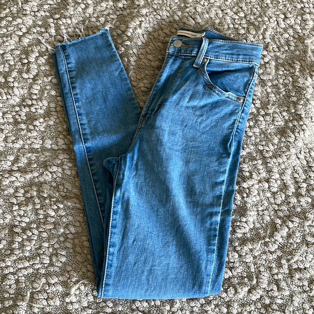 Levi’s Mile High Skinny Jeans. Size 25